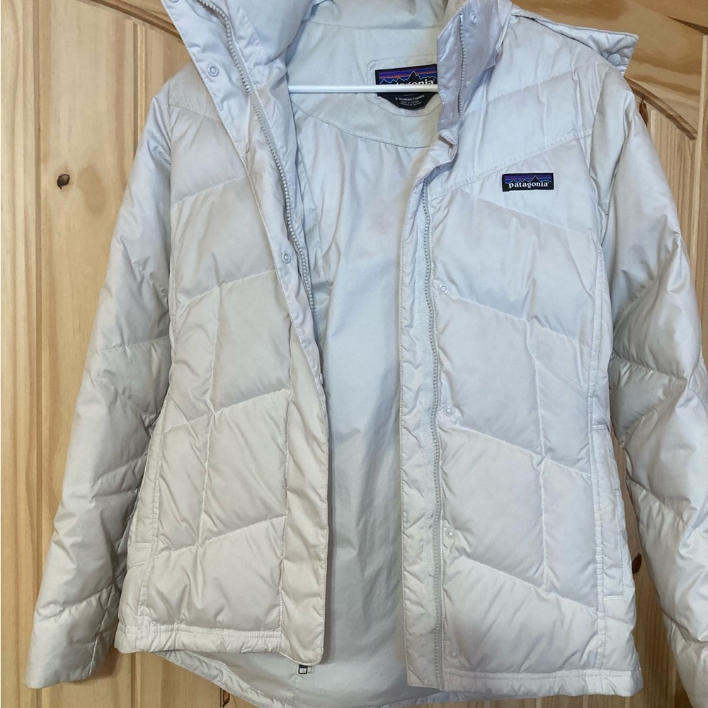 Patagonia Women's Off-White Puffer Jacket-Down Filled